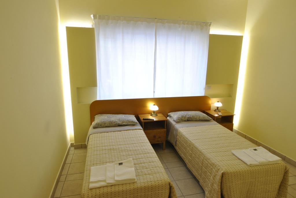 Roma Tourist House Ξενοδοχείο Εξωτερικό φωτογραφία